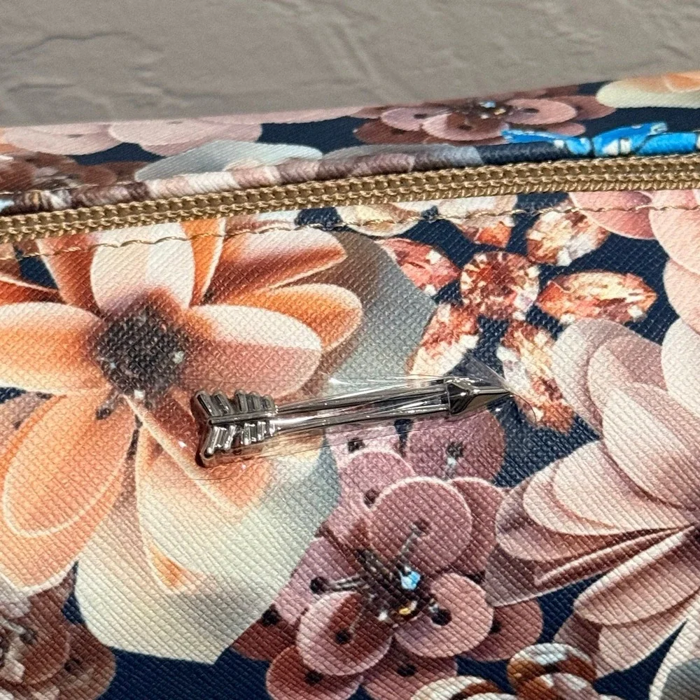 Stella‎ & Dot pouf photo floral